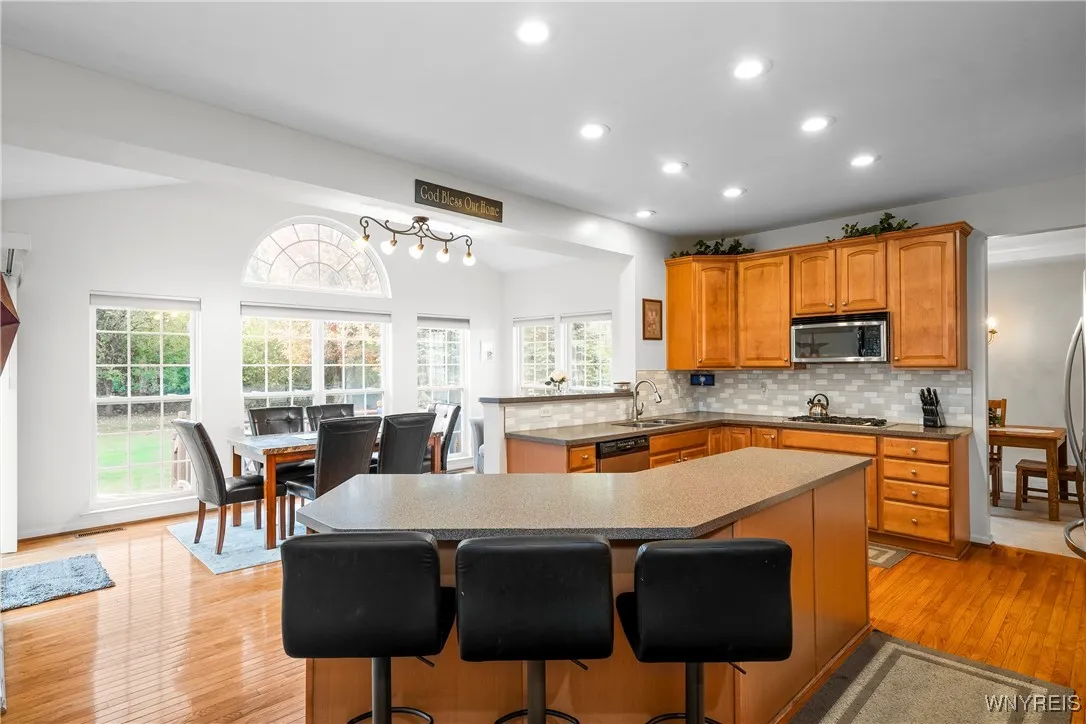 76 Graystone Lane, Orchard Park, New York 14127, Orchard Park, New York 14127, 4 Bedrooms Bedrooms, 10 Rooms Rooms,2 BathroomsBathrooms,Residential,For Sale,76 Graystone Lane, Orchard Park, New York 14127,0,B1648405