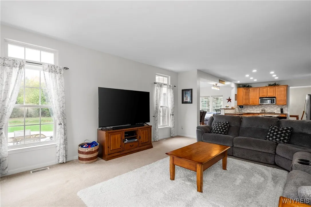 76 Graystone Lane, Orchard Park, New York 14127, Orchard Park, New York 14127, 4 Bedrooms Bedrooms, 10 Rooms Rooms,2 BathroomsBathrooms,Residential,For Sale,76 Graystone Lane, Orchard Park, New York 14127,0,B1648405