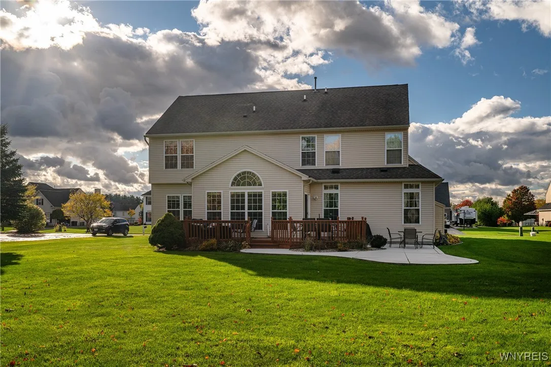 76 Graystone Lane, Orchard Park, New York 14127, Orchard Park, New York 14127, 4 Bedrooms Bedrooms, 10 Rooms Rooms,2 BathroomsBathrooms,Residential,For Sale,76 Graystone Lane, Orchard Park, New York 14127,0,B1648405