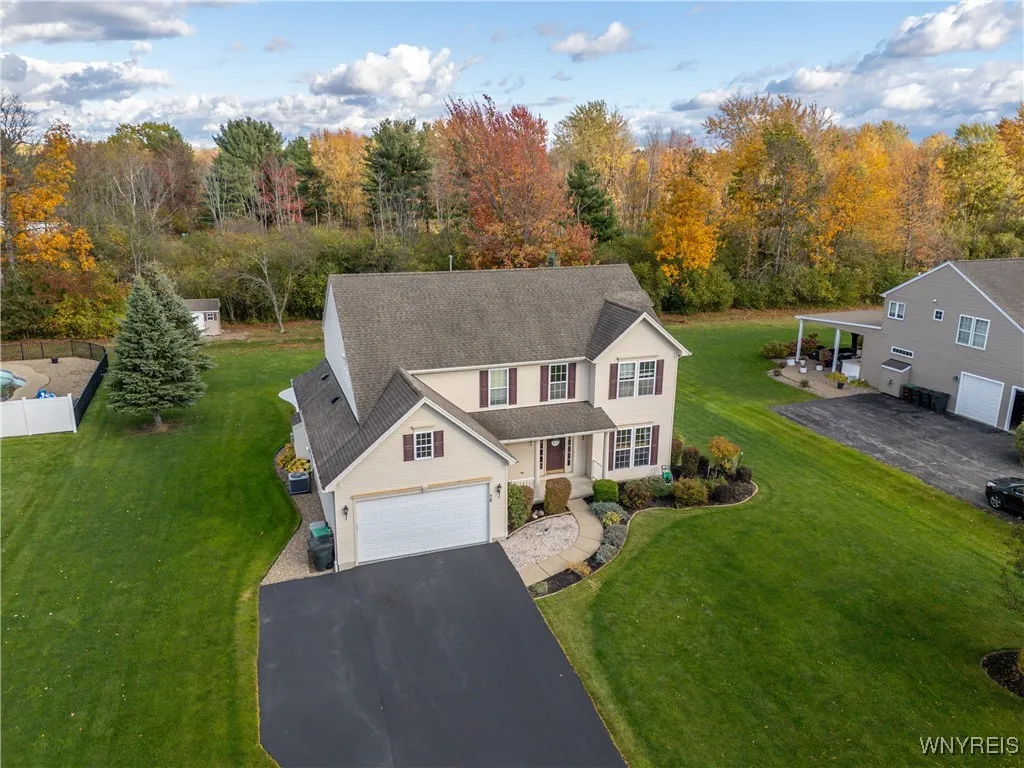 76 Graystone Lane, Orchard Park, New York 14127, Orchard Park, New York 14127, 4 Bedrooms Bedrooms, 10 Rooms Rooms,2 BathroomsBathrooms,Residential,For Sale,76 Graystone Lane, Orchard Park, New York 14127,0,B1648405