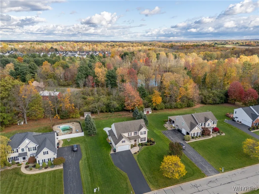 76 Graystone Lane, Orchard Park, New York 14127, Orchard Park, New York 14127, 4 Bedrooms Bedrooms, 10 Rooms Rooms,2 BathroomsBathrooms,Residential,For Sale,76 Graystone Lane, Orchard Park, New York 14127,0,B1648405