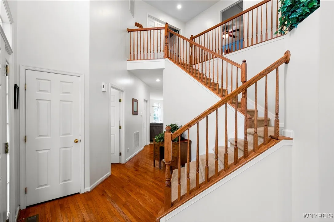 76 Graystone Lane, Orchard Park, New York 14127, Orchard Park, New York 14127, 4 Bedrooms Bedrooms, 10 Rooms Rooms,2 BathroomsBathrooms,Residential,For Sale,76 Graystone Lane, Orchard Park, New York 14127,0,B1648405