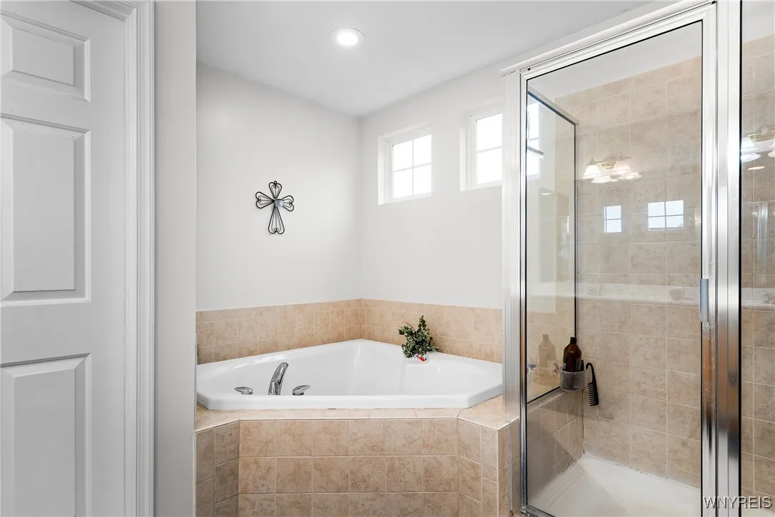 76 Graystone Lane, Orchard Park, New York 14127, Orchard Park, New York 14127, 4 Bedrooms Bedrooms, 10 Rooms Rooms,2 BathroomsBathrooms,Residential,For Sale,76 Graystone Lane, Orchard Park, New York 14127,0,B1648405