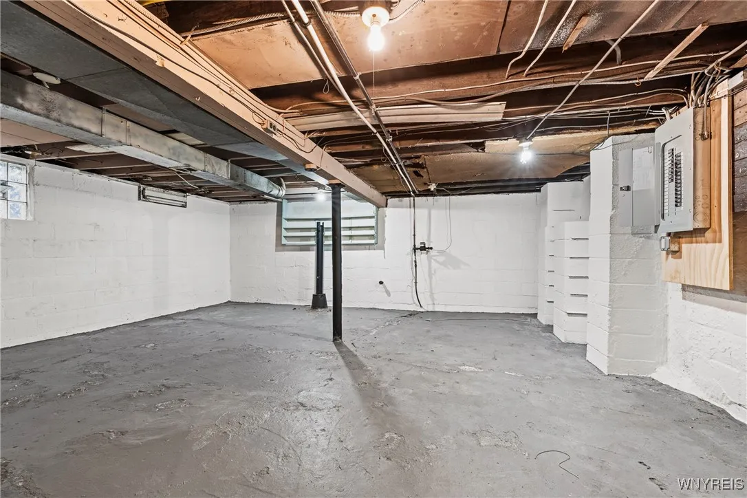 202 South Ogden Street W, Buffalo, New York 14206, Buffalo, New York 14206, 3 Bedrooms Bedrooms, 6 Rooms Rooms,1 BathroomBathrooms,Residential,For Sale,202 South Ogden Street W, Buffalo, New York 14206,0,B1648398