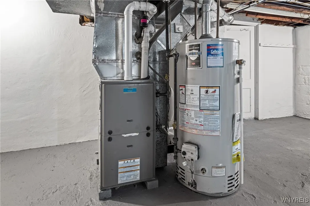 202 South Ogden Street W, Buffalo, New York 14206, Buffalo, New York 14206, 3 Bedrooms Bedrooms, 6 Rooms Rooms,1 BathroomBathrooms,Residential,For Sale,202 South Ogden Street W, Buffalo, New York 14206,0,B1648398