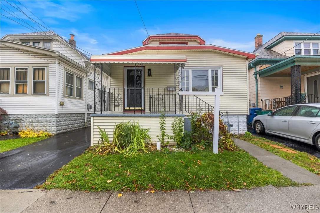 202 South Ogden Street W, Buffalo, New York 14206, Buffalo, New York 14206, 3 Bedrooms Bedrooms, 6 Rooms Rooms,1 BathroomBathrooms,Residential,For Sale,202 South Ogden Street W, Buffalo, New York 14206,0,B1648398