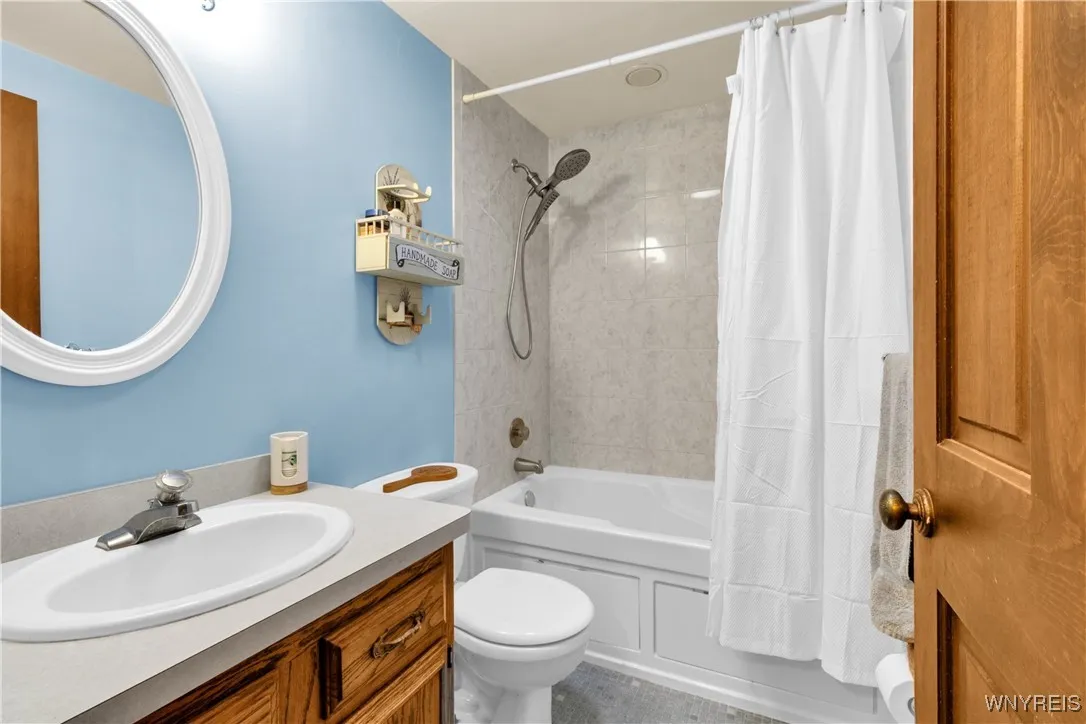 33 Briar Hill Road, Orchard Park, New York 14127, Orchard Park, New York 14127, 4 Bedrooms Bedrooms, 9 Rooms Rooms,2 BathroomsBathrooms,Residential,For Sale,33 Briar Hill Road, Orchard Park, New York 14127,0,B1648390