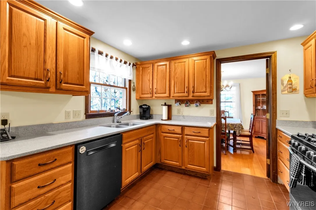 33 Briar Hill Road, Orchard Park, New York 14127, Orchard Park, New York 14127, 4 Bedrooms Bedrooms, 9 Rooms Rooms,2 BathroomsBathrooms,Residential,For Sale,33 Briar Hill Road, Orchard Park, New York 14127,0,B1648390