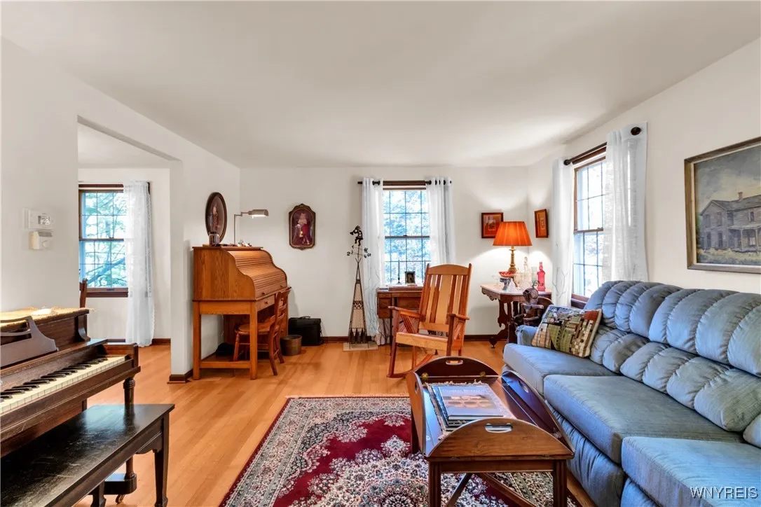 33 Briar Hill Road, Orchard Park, New York 14127, Orchard Park, New York 14127, 4 Bedrooms Bedrooms, 9 Rooms Rooms,2 BathroomsBathrooms,Residential,For Sale,33 Briar Hill Road, Orchard Park, New York 14127,0,B1648390