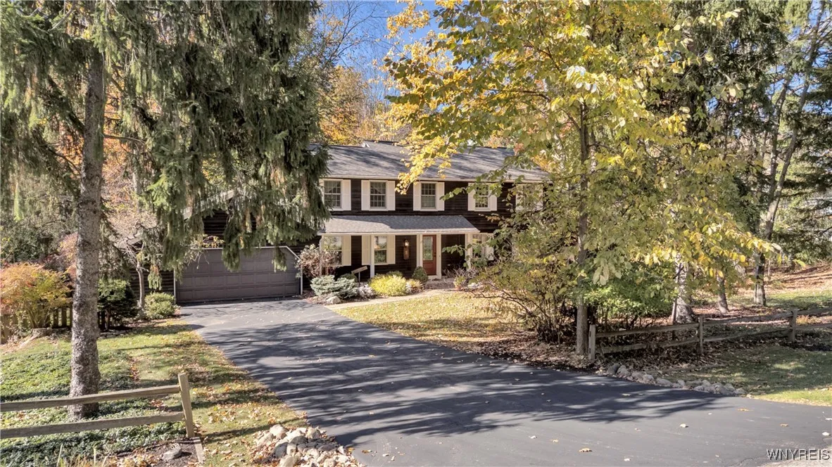 33 Briar Hill Road, Orchard Park, New York 14127, Orchard Park, New York 14127, 4 Bedrooms Bedrooms, 9 Rooms Rooms,2 BathroomsBathrooms,Residential,For Sale,33 Briar Hill Road, Orchard Park, New York 14127,0,B1648390