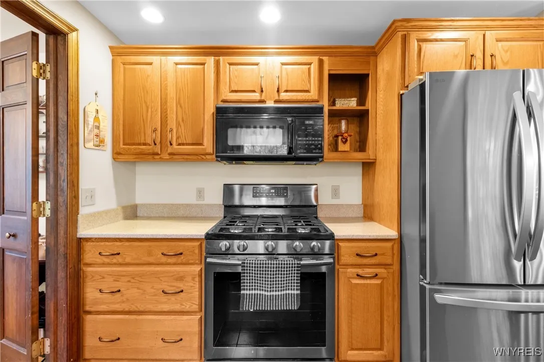 33 Briar Hill Road, Orchard Park, New York 14127, Orchard Park, New York 14127, 4 Bedrooms Bedrooms, 9 Rooms Rooms,2 BathroomsBathrooms,Residential,For Sale,33 Briar Hill Road, Orchard Park, New York 14127,0,B1648390