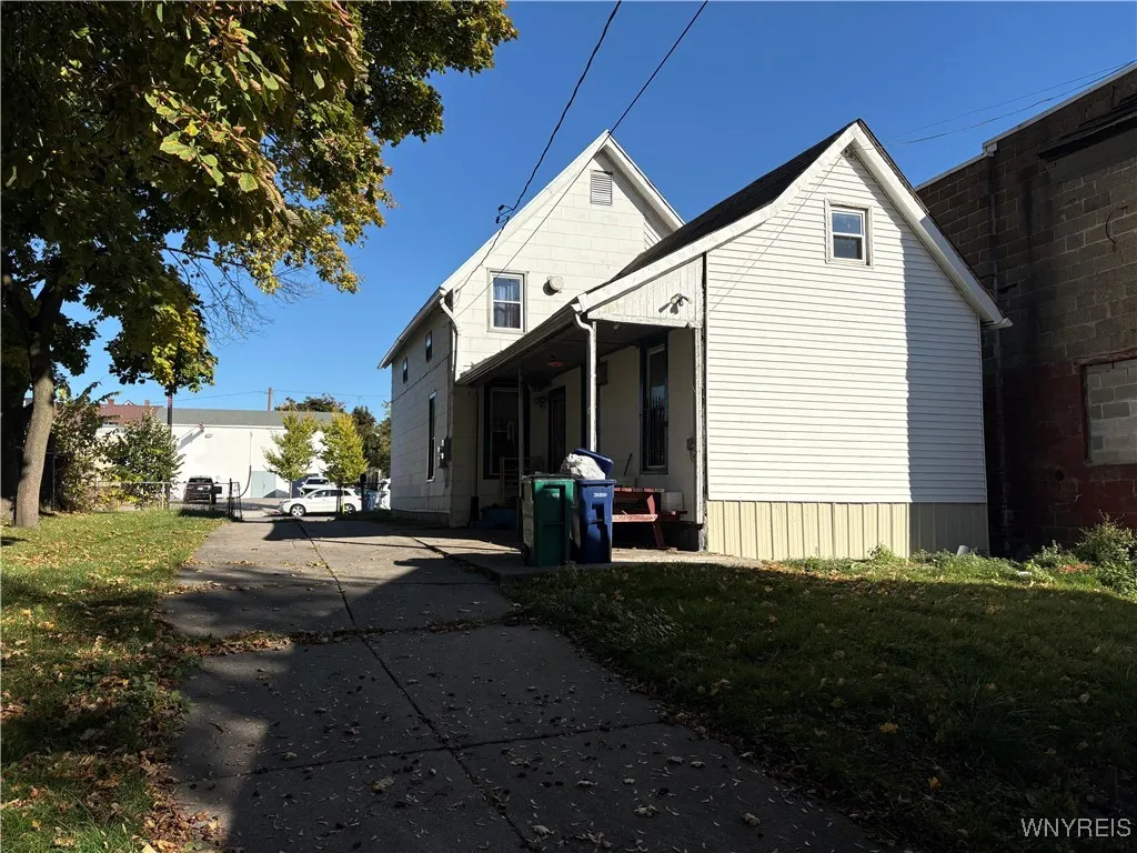 2038 Niagara Street, Buffalo, New York 14207, Buffalo, New York 14207, 3 Bedrooms Bedrooms, 9 Rooms Rooms,2 BathroomsBathrooms,Residential,For Sale,2038 Niagara Street, Buffalo, New York 14207,0,B1648526