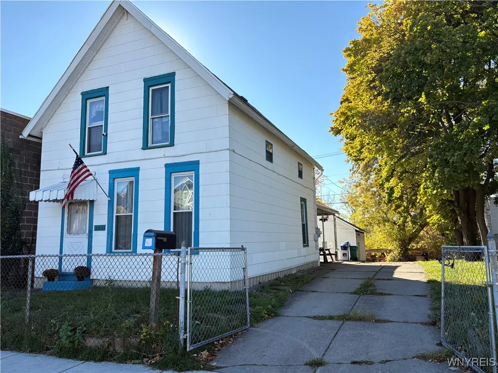 2038 Niagara Street, Buffalo, New York 14207, Buffalo, New York 14207, 3 Bedrooms Bedrooms, 9 Rooms Rooms,2 BathroomsBathrooms,Residential,For Sale,2038 Niagara Street, Buffalo, New York 14207,0,B1648526