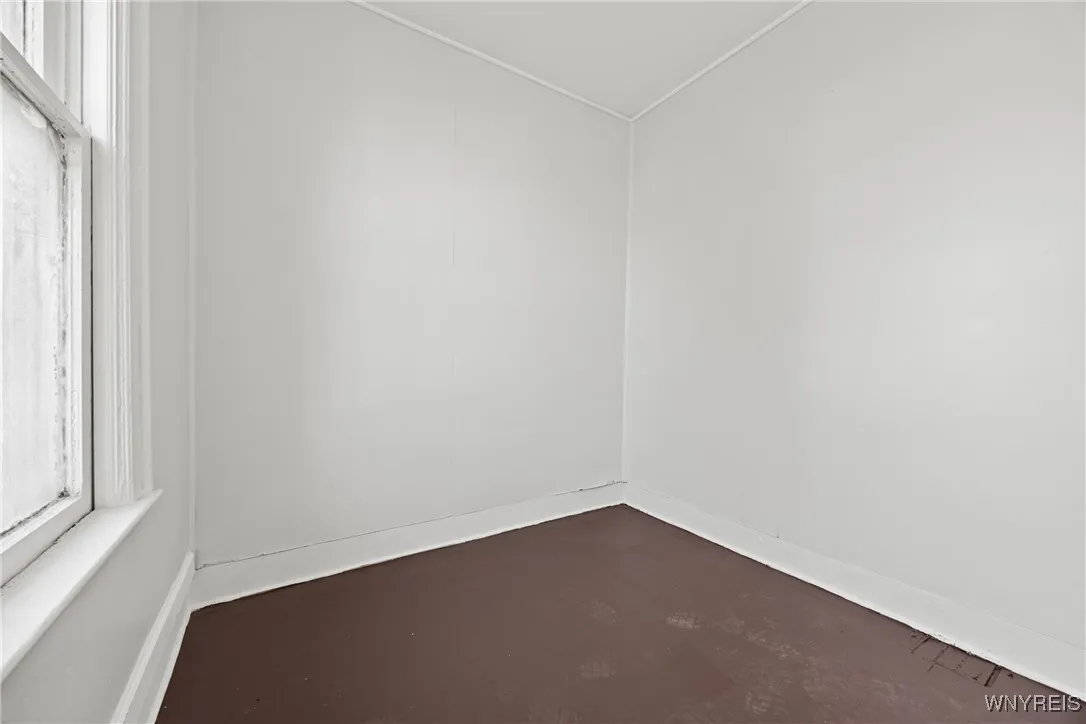 303 Cable Street, Buffalo, New York 14206, Buffalo, New York 14206, 6 Bedrooms Bedrooms, ,2 BathroomsBathrooms,Residential,For Sale,303 Cable Street, Buffalo, New York 14206,0,B1647772