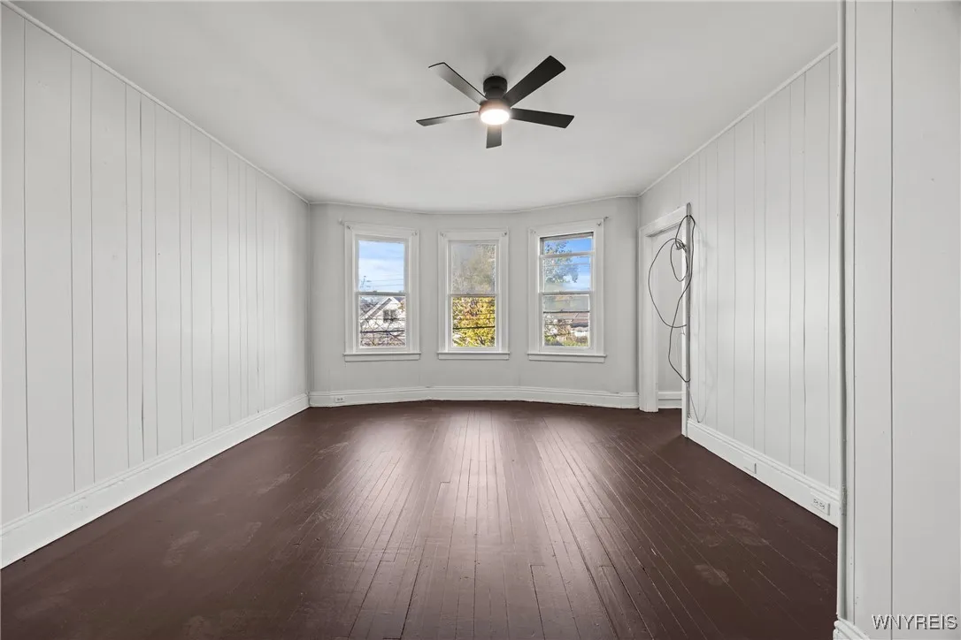 303 Cable Street, Buffalo, New York 14206, Buffalo, New York 14206, 6 Bedrooms Bedrooms, ,2 BathroomsBathrooms,Residential,For Sale,303 Cable Street, Buffalo, New York 14206,0,B1647772