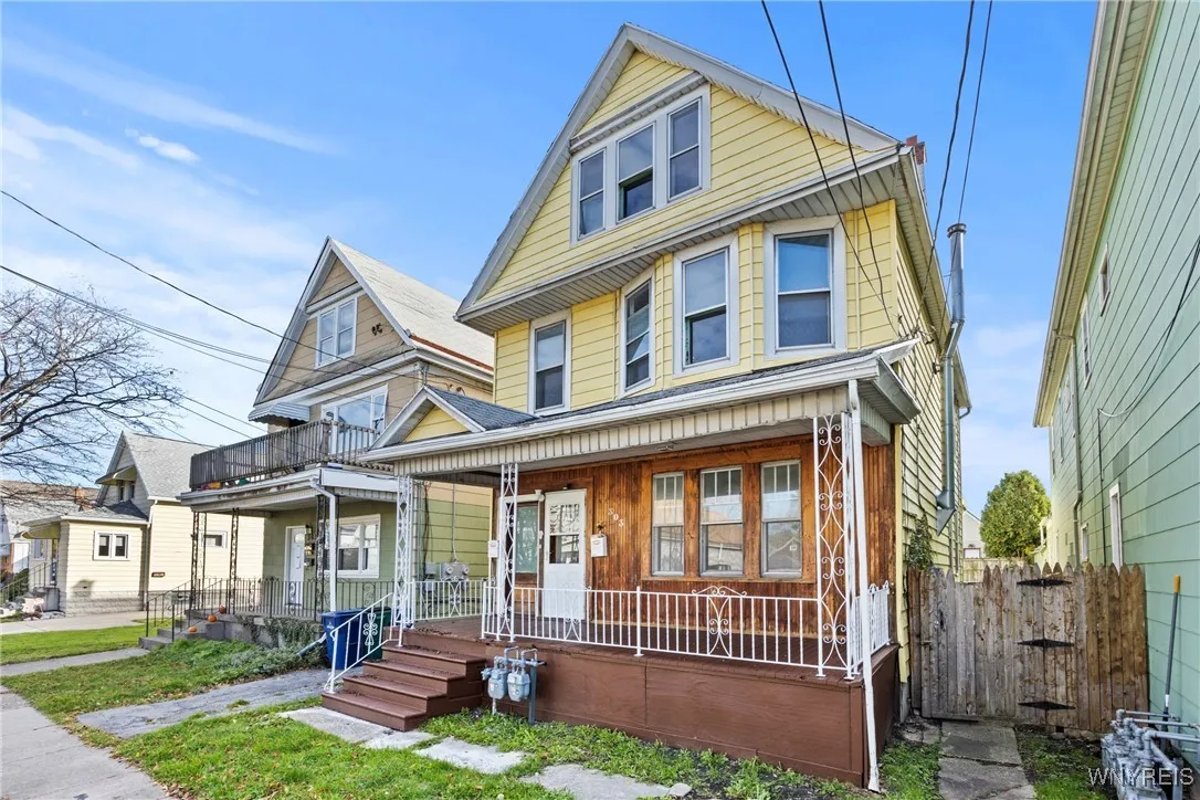 303 Cable Street, Buffalo, New York 14206, Buffalo, New York 14206, 6 Bedrooms Bedrooms, ,2 BathroomsBathrooms,Residential,For Sale,303 Cable Street, Buffalo, New York 14206,0,B1647772