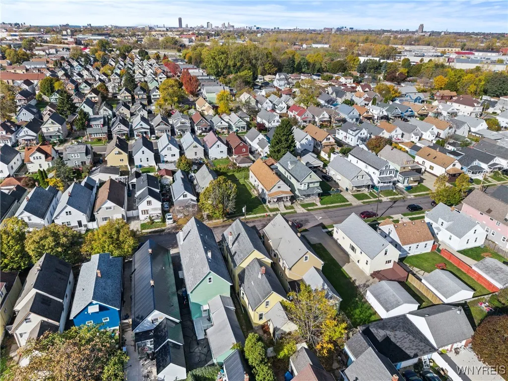 303 Cable Street, Buffalo, New York 14206, Buffalo, New York 14206, 6 Bedrooms Bedrooms, ,2 BathroomsBathrooms,Residential,For Sale,303 Cable Street, Buffalo, New York 14206,0,B1647772