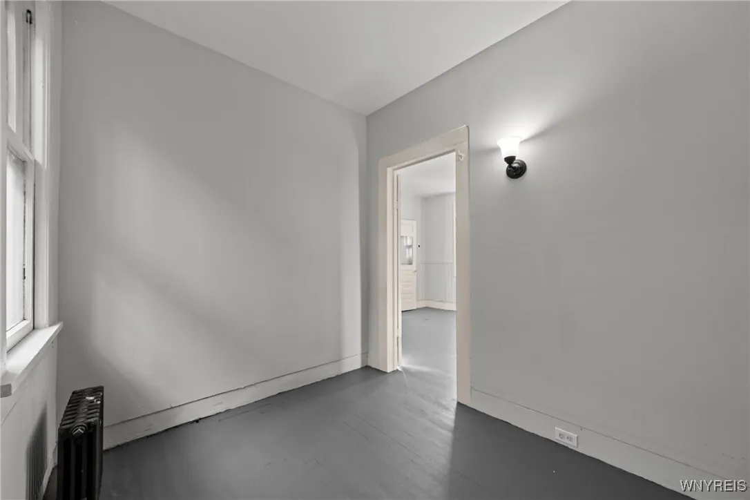 303 Cable Street, Buffalo, New York 14206, Buffalo, New York 14206, 6 Bedrooms Bedrooms, ,2 BathroomsBathrooms,Residential,For Sale,303 Cable Street, Buffalo, New York 14206,0,B1647772