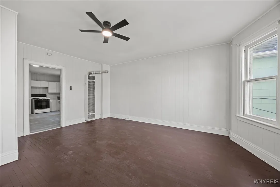 303 Cable Street, Buffalo, New York 14206, Buffalo, New York 14206, 6 Bedrooms Bedrooms, ,2 BathroomsBathrooms,Residential,For Sale,303 Cable Street, Buffalo, New York 14206,0,B1647772