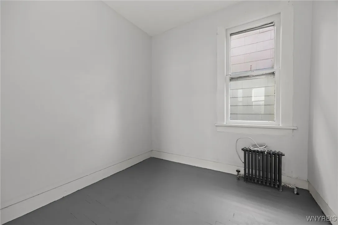 303 Cable Street, Buffalo, New York 14206, Buffalo, New York 14206, 6 Bedrooms Bedrooms, ,2 BathroomsBathrooms,Residential,For Sale,303 Cable Street, Buffalo, New York 14206,0,B1647772