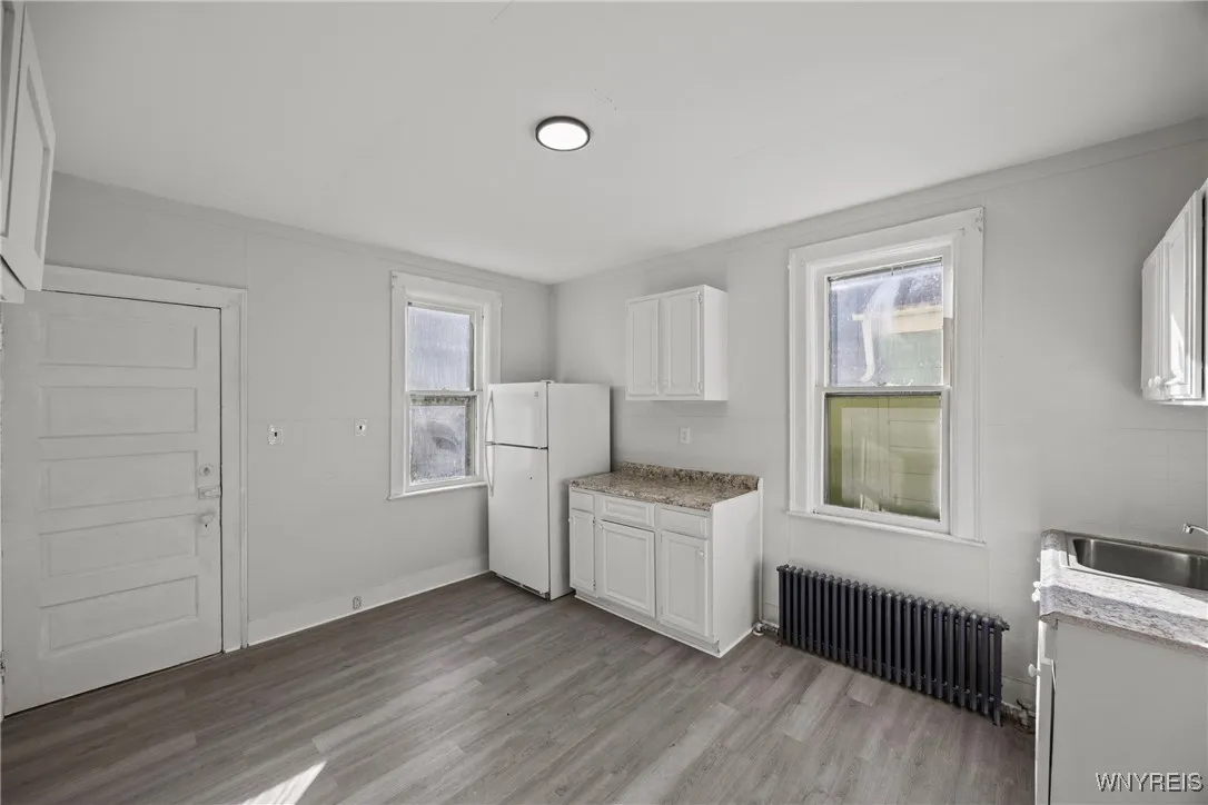 303 Cable Street, Buffalo, New York 14206, Buffalo, New York 14206, 6 Bedrooms Bedrooms, ,2 BathroomsBathrooms,Residential,For Sale,303 Cable Street, Buffalo, New York 14206,0,B1647772