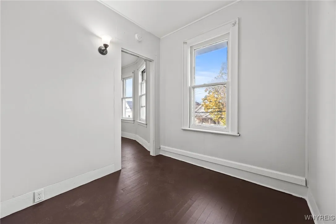 303 Cable Street, Buffalo, New York 14206, Buffalo, New York 14206, 6 Bedrooms Bedrooms, ,2 BathroomsBathrooms,Residential,For Sale,303 Cable Street, Buffalo, New York 14206,0,B1647772