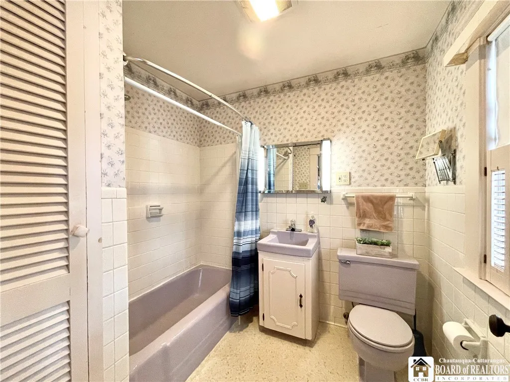 81 Hotchkiss Street, Jamestown, New York 14701, Jamestown, New York 14701, 3 Bedrooms Bedrooms, 7 Rooms Rooms,1 BathroomBathrooms,Residential,For Sale,81 Hotchkiss Street, Jamestown, New York 14701,0,R1648401