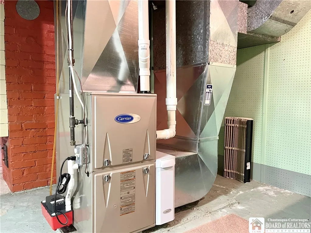 81 Hotchkiss Street, Jamestown, New York 14701, Jamestown, New York 14701, 3 Bedrooms Bedrooms, 7 Rooms Rooms,1 BathroomBathrooms,Residential,For Sale,81 Hotchkiss Street, Jamestown, New York 14701,0,R1648401