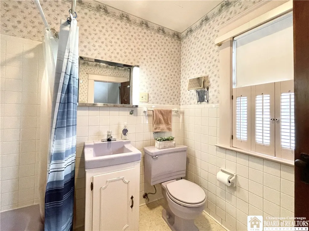 81 Hotchkiss Street, Jamestown, New York 14701, Jamestown, New York 14701, 3 Bedrooms Bedrooms, 7 Rooms Rooms,1 BathroomBathrooms,Residential,For Sale,81 Hotchkiss Street, Jamestown, New York 14701,0,R1648401