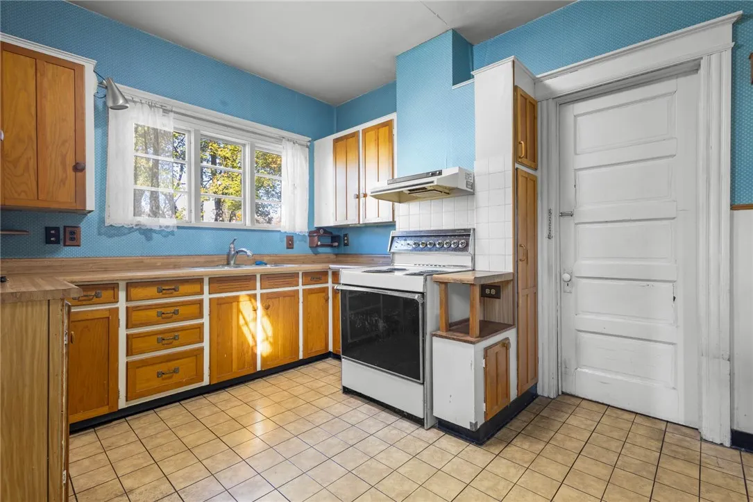 7 Hull Park, Batavia City, New York 14020, Batavia City, New York 14020, 3 Bedrooms Bedrooms, 7 Rooms Rooms,1 BathroomBathrooms,Residential,Closed,7 Hull Park, Batavia City, New York 14020,0,R1648370