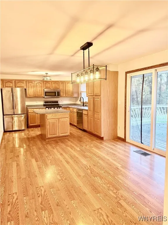 450 Lapp Road, Bennington, New York 14004, Bennington, New York 14004, 3 Bedrooms Bedrooms, 5 Rooms Rooms,1 BathroomBathrooms,Residential,For Sale,450 Lapp Road, Bennington, New York 14004,0,B1648440