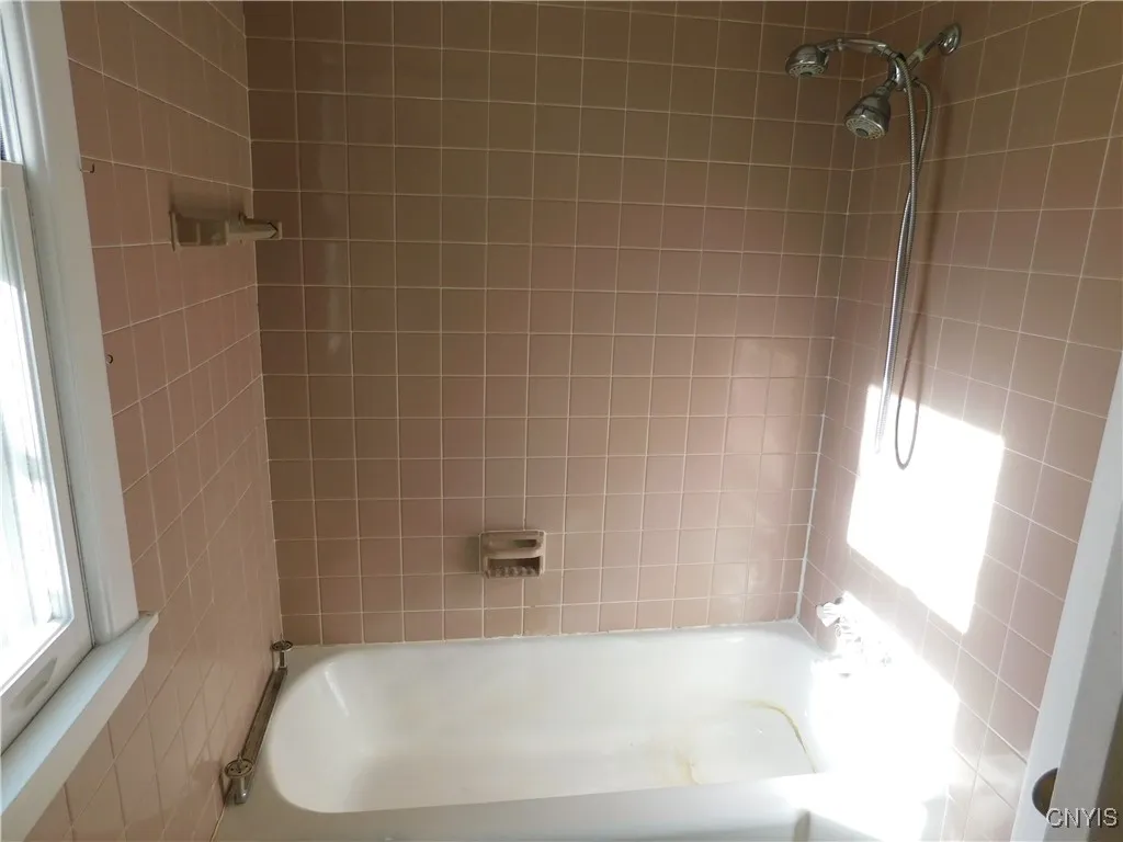121 Pine Ridge Road, Manlius, New York 13066, Manlius, New York 13066, 4 Bedrooms Bedrooms, 11 Rooms Rooms,2 BathroomsBathrooms,Residential,For Sale,121 Pine Ridge Road, Manlius, New York 13066,0,S1648521