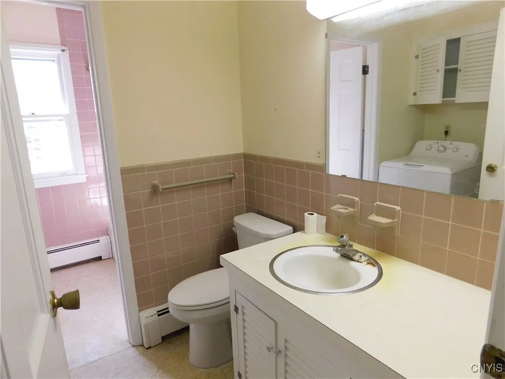 121 Pine Ridge Road, Manlius, New York 13066, Manlius, New York 13066, 4 Bedrooms Bedrooms, 11 Rooms Rooms,2 BathroomsBathrooms,Residential,For Sale,121 Pine Ridge Road, Manlius, New York 13066,0,S1648521