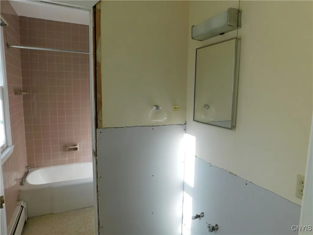 121 Pine Ridge Road, Manlius, New York 13066, Manlius, New York 13066, 4 Bedrooms Bedrooms, 11 Rooms Rooms,2 BathroomsBathrooms,Residential,For Sale,121 Pine Ridge Road, Manlius, New York 13066,0,S1648521