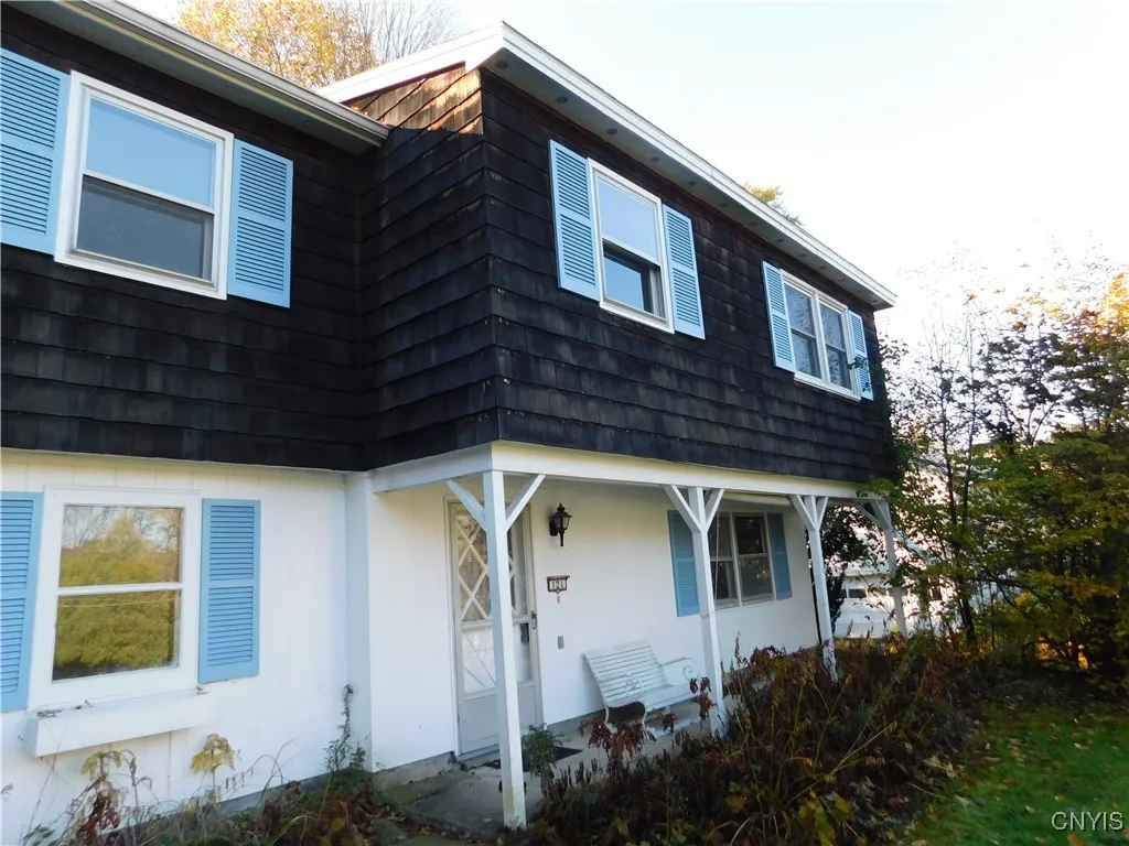 121 Pine Ridge Road, Manlius, New York 13066, Manlius, New York 13066, 4 Bedrooms Bedrooms, 11 Rooms Rooms,2 BathroomsBathrooms,Residential,For Sale,121 Pine Ridge Road, Manlius, New York 13066,0,S1648521