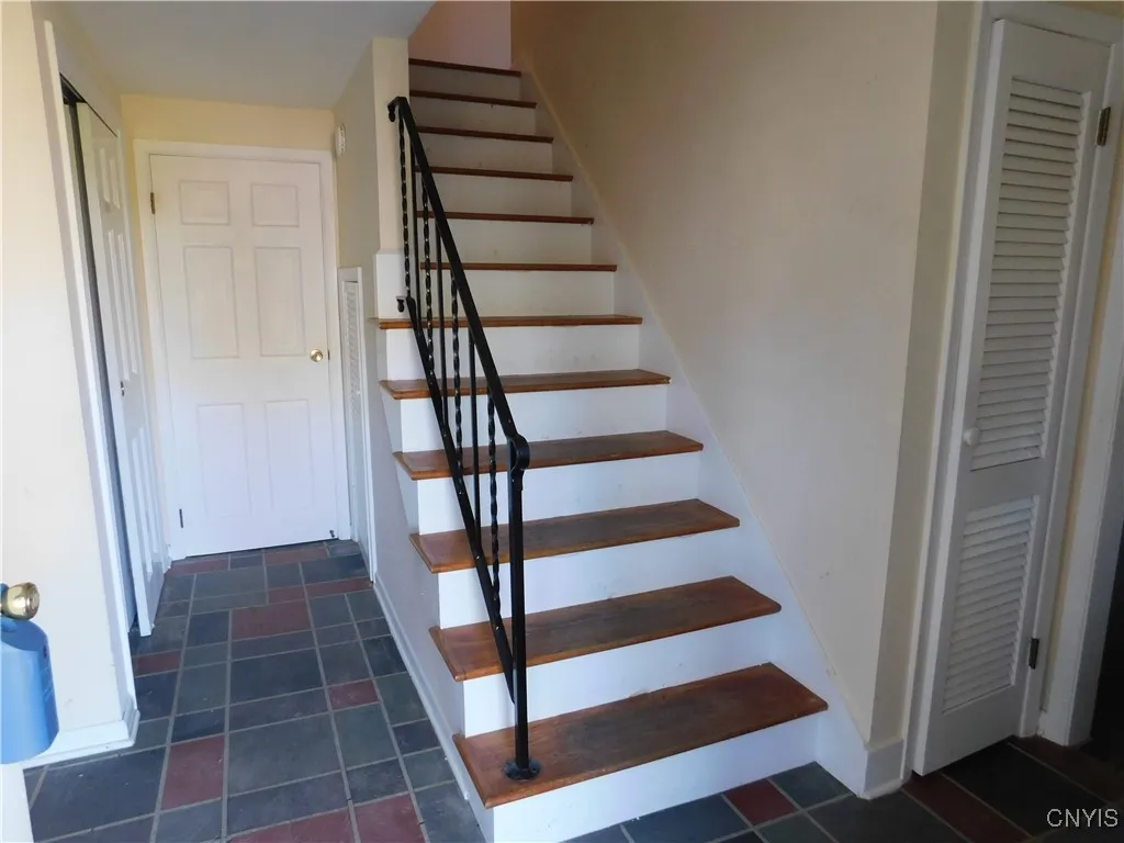 121 Pine Ridge Road, Manlius, New York 13066, Manlius, New York 13066, 4 Bedrooms Bedrooms, 11 Rooms Rooms,2 BathroomsBathrooms,Residential,For Sale,121 Pine Ridge Road, Manlius, New York 13066,0,S1648521