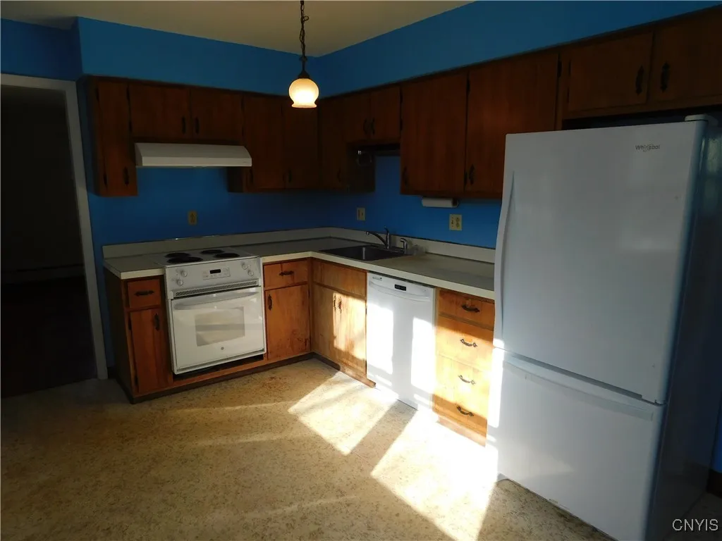 121 Pine Ridge Road, Manlius, New York 13066, Manlius, New York 13066, 4 Bedrooms Bedrooms, 11 Rooms Rooms,2 BathroomsBathrooms,Residential,For Sale,121 Pine Ridge Road, Manlius, New York 13066,0,S1648521