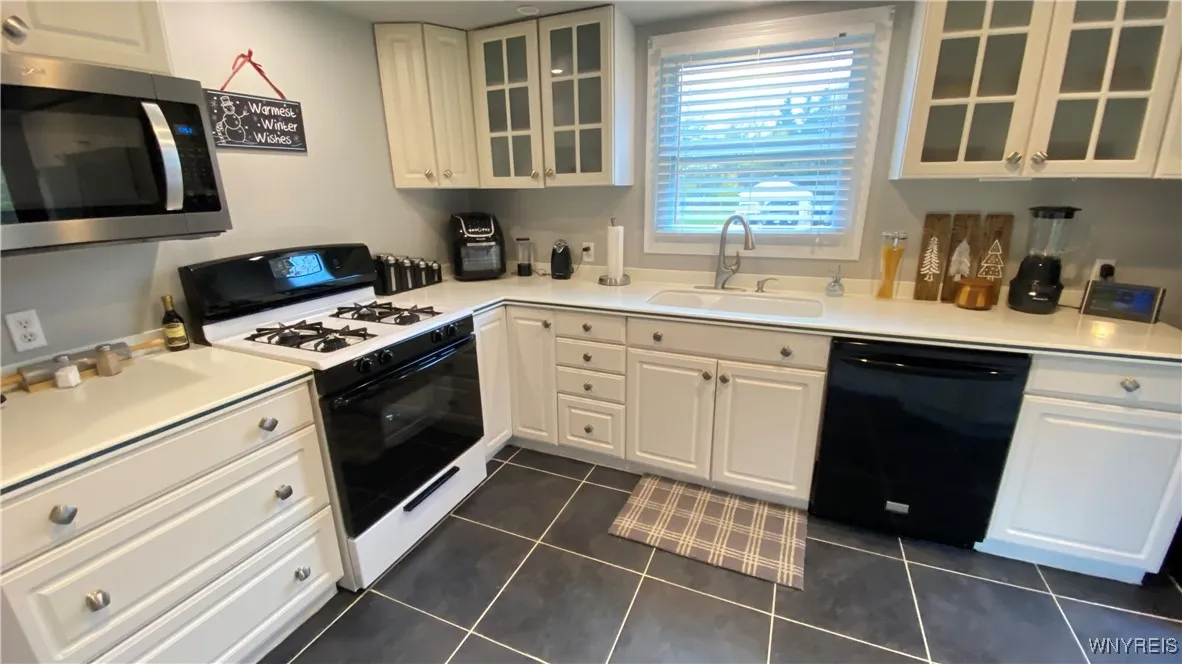 102 Grove Street, Evans, New York 14006, Evans, New York 14006, 2 Bedrooms Bedrooms, 5 Rooms Rooms,1 BathroomBathrooms,Residential,For Sale,102 Grove Street, Evans, New York 14006,0,B1648482