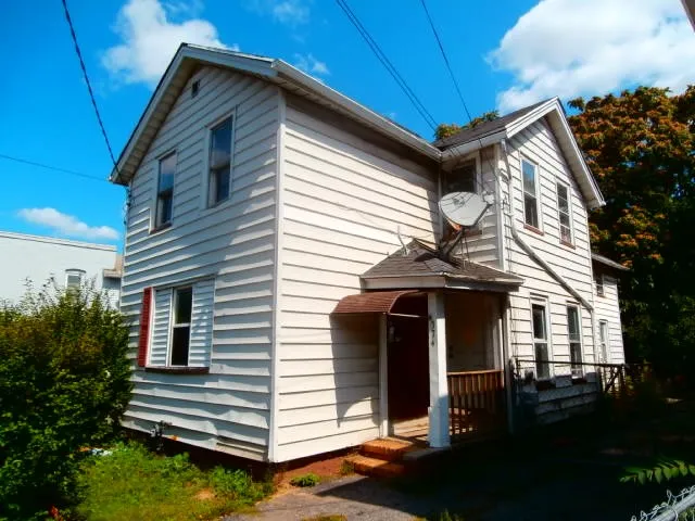 374 Ames Street 2, Rochester, New York 14611, Rochester, New York 14611, 4 Bedrooms Bedrooms, ,2 BathroomsBathrooms,Residential,For Sale,374 Ames Street 2, Rochester, New York 14611,0,R1648532