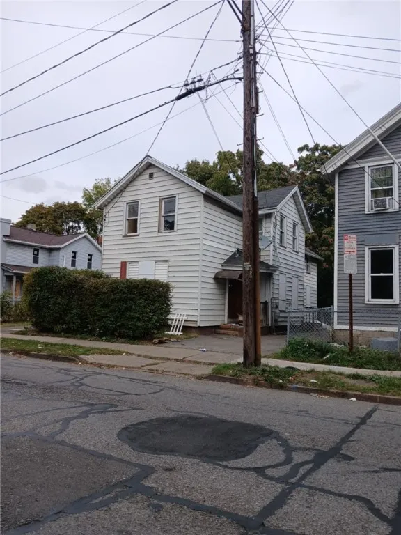 374 Ames Street 2, Rochester, New York 14611, Rochester, New York 14611, 4 Bedrooms Bedrooms, ,2 BathroomsBathrooms,Residential,For Sale,374 Ames Street 2, Rochester, New York 14611,0,R1648532