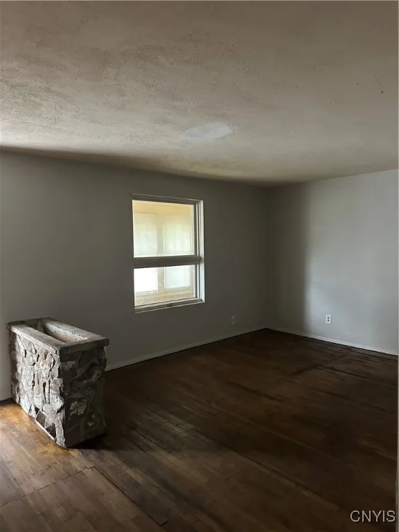 1212 Butternut Street, Syracuse, New York 13208, Syracuse, New York 13208, 3 Bedrooms Bedrooms, 5 Rooms Rooms,1 BathroomBathrooms,Residential,For Sale,1212 Butternut Street, Syracuse, New York 13208,0,S1648426