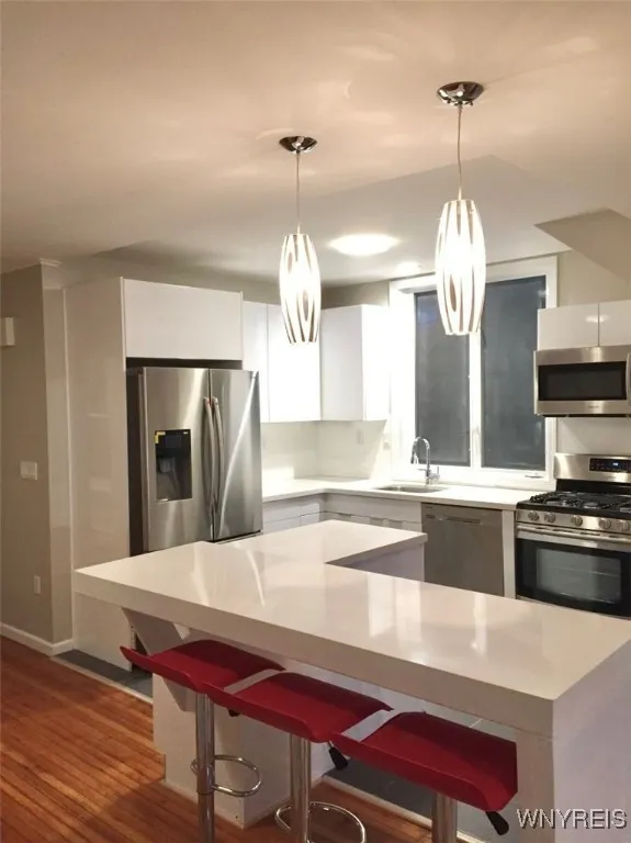 24 Tracy Street A, Buffalo, New York 14201, Buffalo, New York 14201, 2 Bedrooms Bedrooms, 5 Rooms Rooms,2 BathroomsBathrooms,Residential Lease,For Rent,24 Tracy Street A, Buffalo, New York 14201,0,B1648530