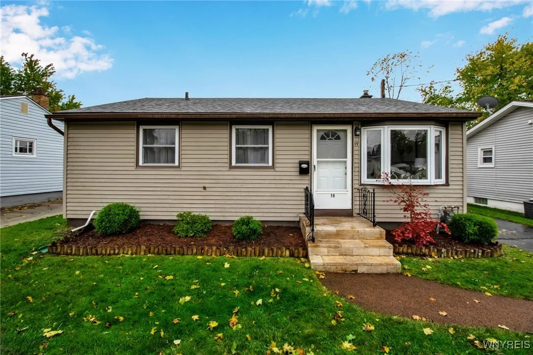19 Blick Street, Cheektowaga, New York 14212, Cheektowaga, New York 14212, 3 Bedrooms Bedrooms, 6 Rooms Rooms,1 BathroomBathrooms,Residential,For Sale,19 Blick Street, Cheektowaga, New York 14212,0,B1648463