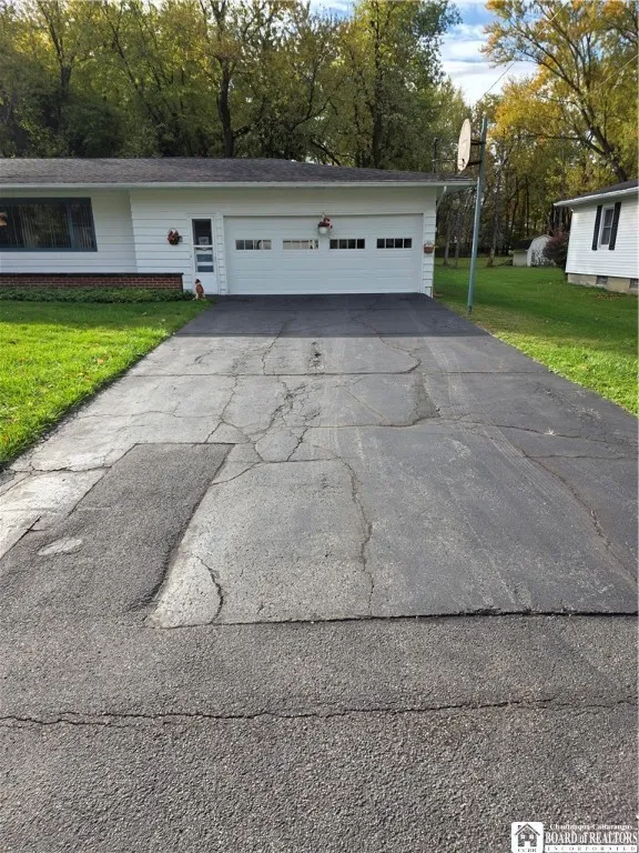 9 Carol Avenue, Pomfret, New York 14063, Pomfret, New York 14063, 5 Bedrooms Bedrooms, 10 Rooms Rooms,2 BathroomsBathrooms,Residential,For Sale,9 Carol Avenue, Pomfret, New York 14063,0,R1642923