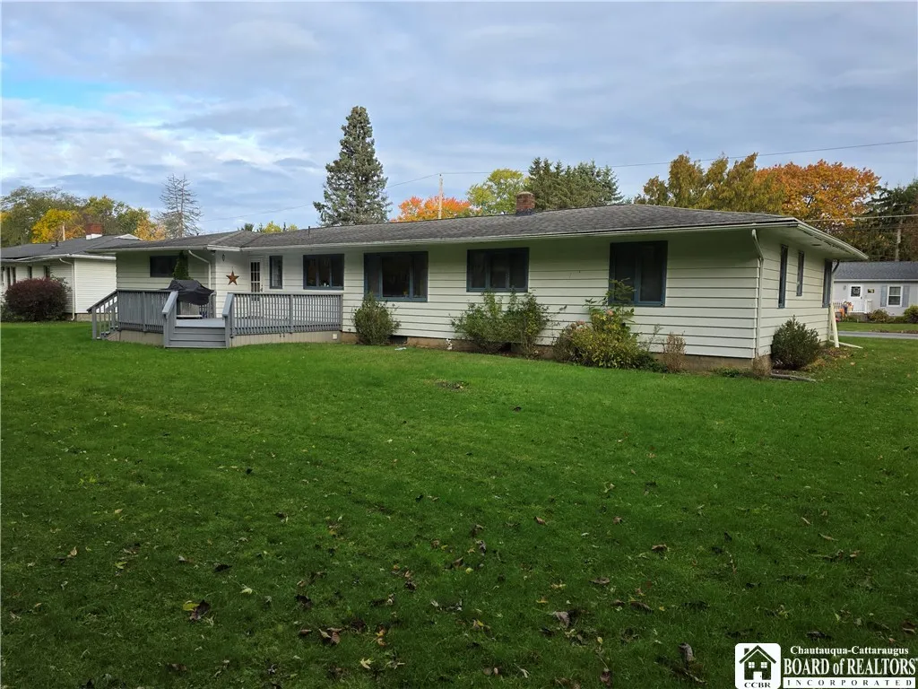 9 Carol Avenue, Pomfret, New York 14063, Pomfret, New York 14063, 5 Bedrooms Bedrooms, 10 Rooms Rooms,2 BathroomsBathrooms,Residential,For Sale,9 Carol Avenue, Pomfret, New York 14063,0,R1642923