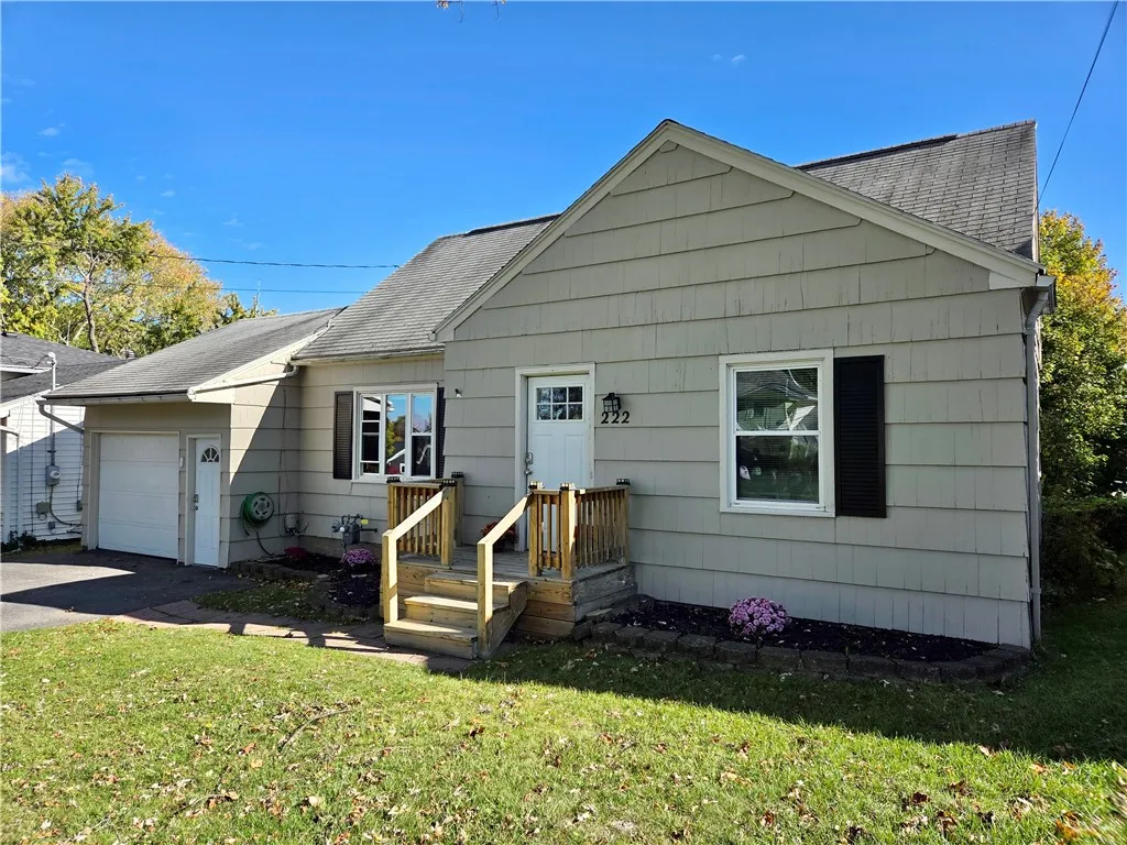 222 Vinal Avenue, Irondequoit, New York 14609, Irondequoit, New York 14609, 4 Bedrooms Bedrooms, 8 Rooms Rooms,1 BathroomBathrooms,Residential,For Sale,222 Vinal Avenue, Irondequoit, New York 14609,0,R1648182