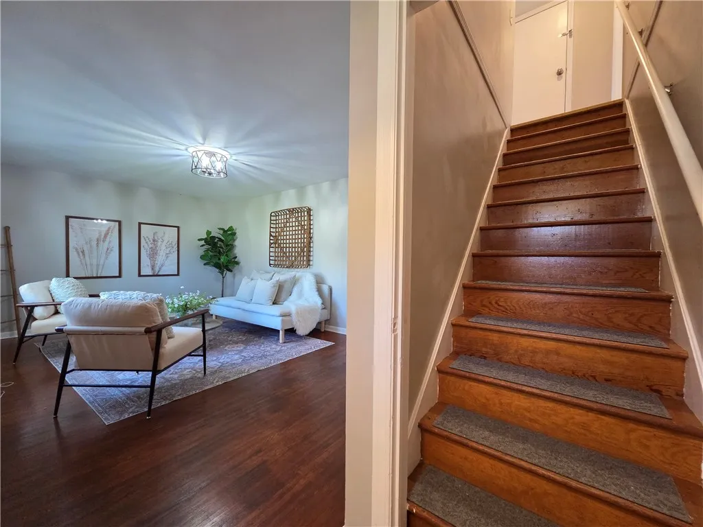 222 Vinal Avenue, Irondequoit, New York 14609, Irondequoit, New York 14609, 4 Bedrooms Bedrooms, 8 Rooms Rooms,1 BathroomBathrooms,Residential,For Sale,222 Vinal Avenue, Irondequoit, New York 14609,0,R1648182