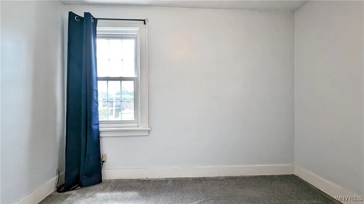 81 Knox Avenue, Buffalo, New York 14216, Buffalo, New York 14216, 5 Bedrooms Bedrooms, 6 Rooms Rooms,2 BathroomsBathrooms,Residential Lease,For Rent,81 Knox Avenue, Buffalo, New York 14216,0,B1648553