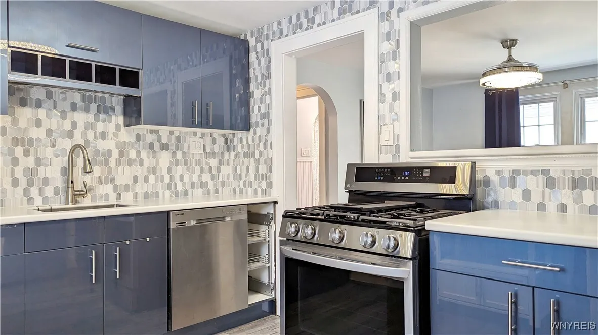 81 Knox Avenue, Buffalo, New York 14216, Buffalo, New York 14216, 5 Bedrooms Bedrooms, 6 Rooms Rooms,2 BathroomsBathrooms,Residential Lease,For Rent,81 Knox Avenue, Buffalo, New York 14216,0,B1648553