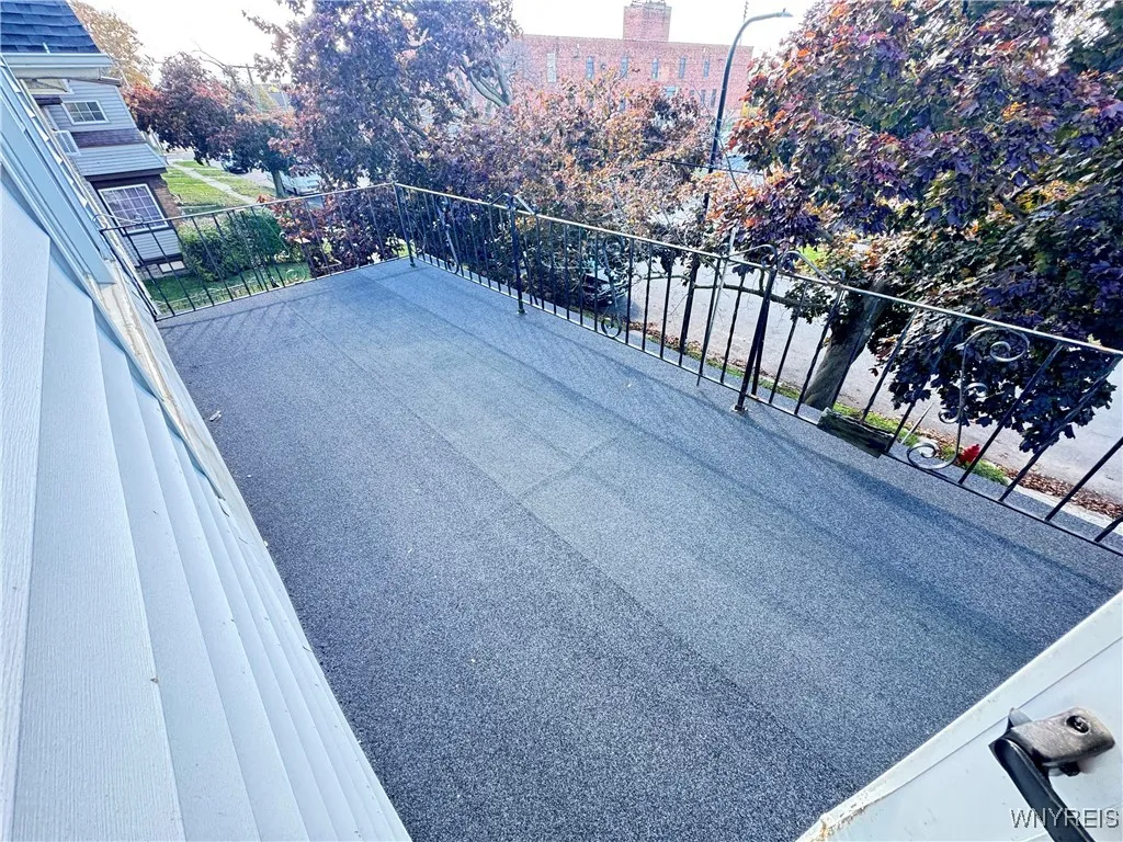 99 Lakeview Avenue, Buffalo, New York 14201, Buffalo, New York 14201, 5 Bedrooms Bedrooms, ,2 BathroomsBathrooms,Residential,For Sale,99 Lakeview Avenue, Buffalo, New York 14201,0,B1648364